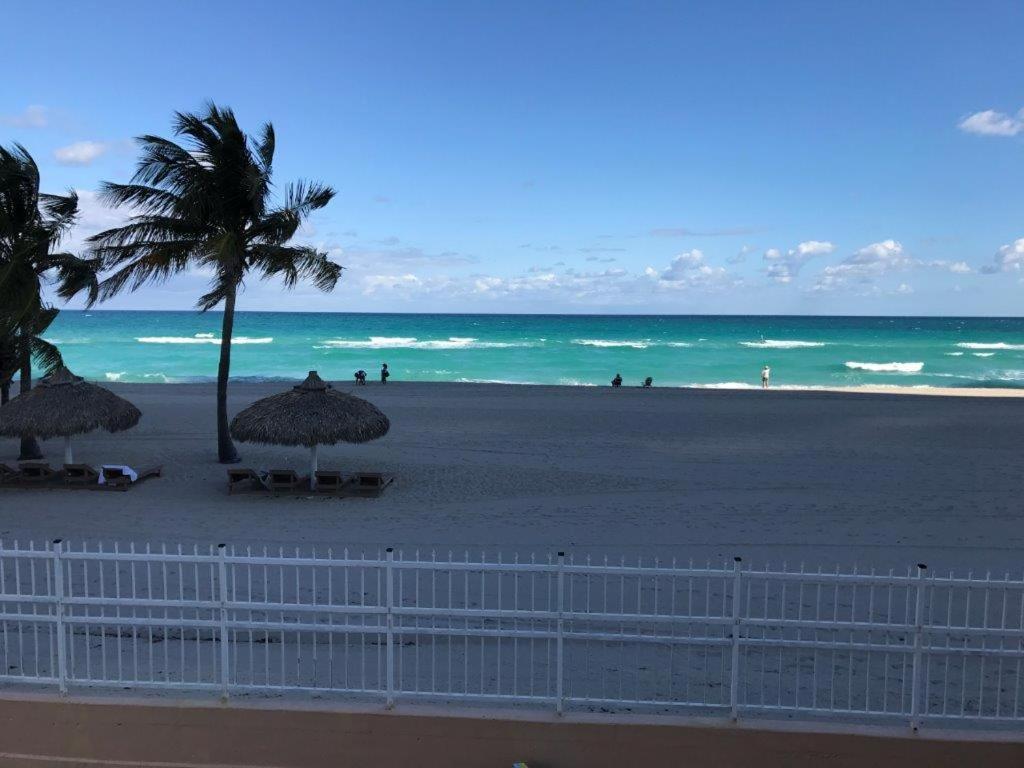 Sahara Beach Club Sunny Isles Beach Extérieur photo